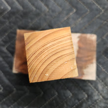 Himalayan cedar bottlestopper