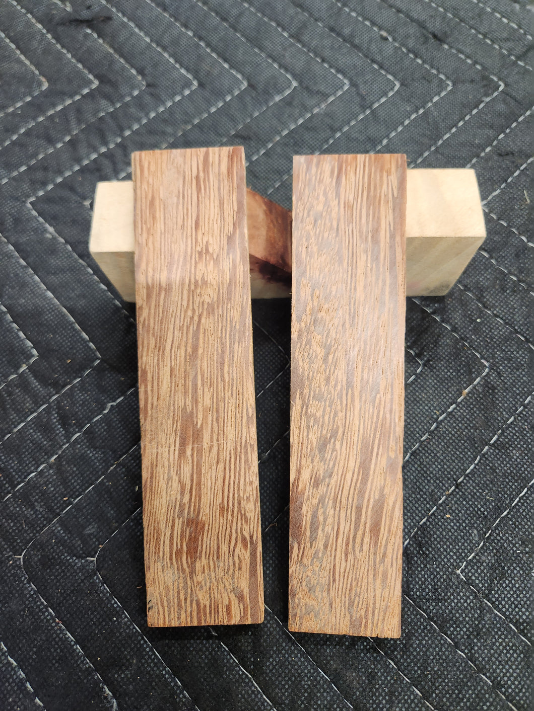 Andira Knife Scale