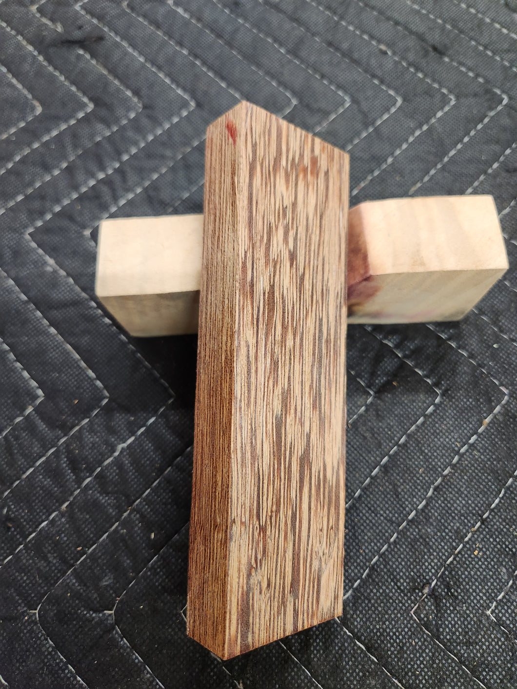 Andira Knife Scale