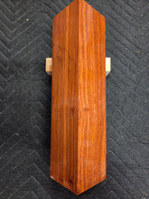 Pau Rosa Peppermill