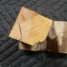 Casting Apricot bottlestopper